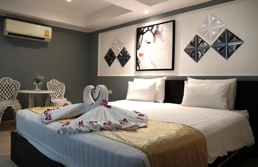 The Beach Front Resort, Pattaya-1